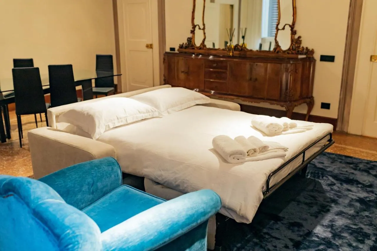 Apartament Private Parking Centro Storico: L'Affresco Bolonia 0*,  Włochy