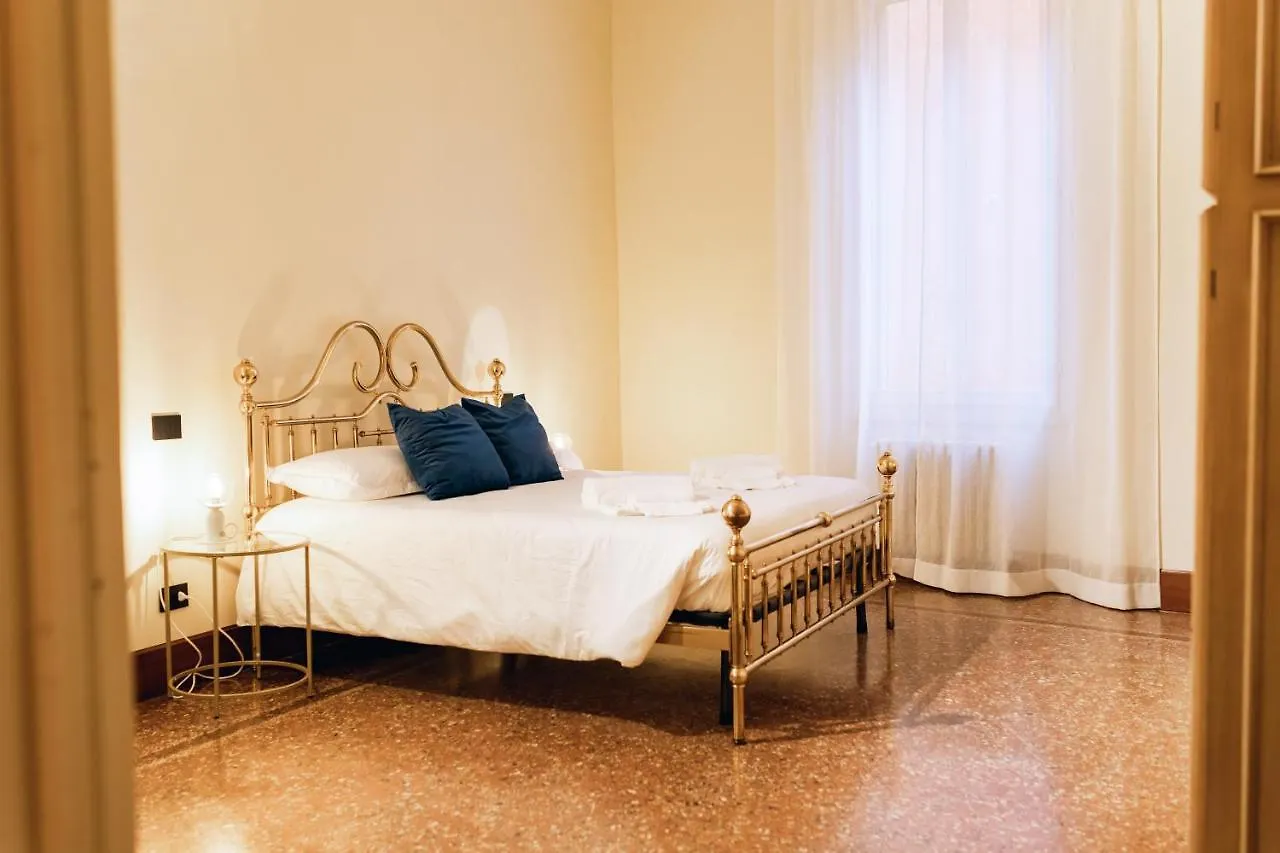 Apartament Private Parking Centro Storico: L'Affresco Bolonia