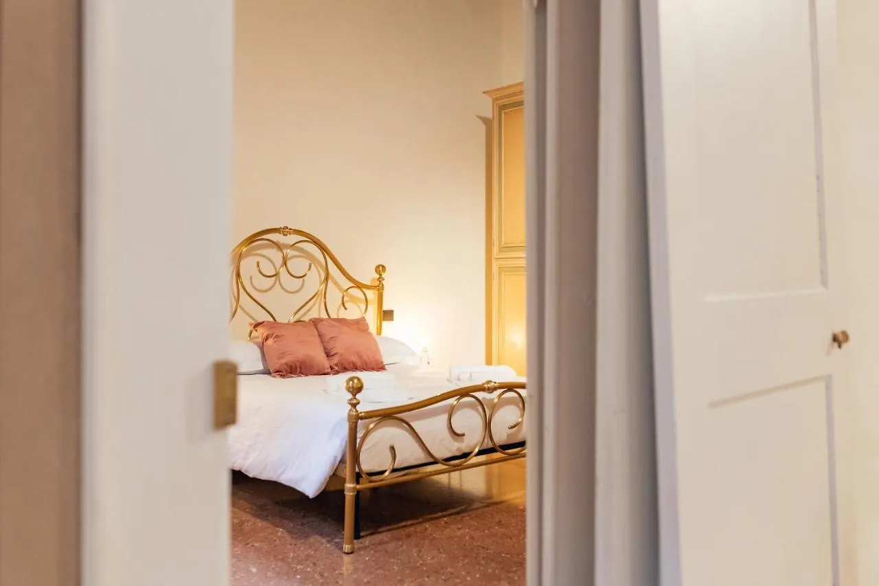 Apartament Private Parking Centro Storico: L'Affresco Bolonia 0*,  Włochy