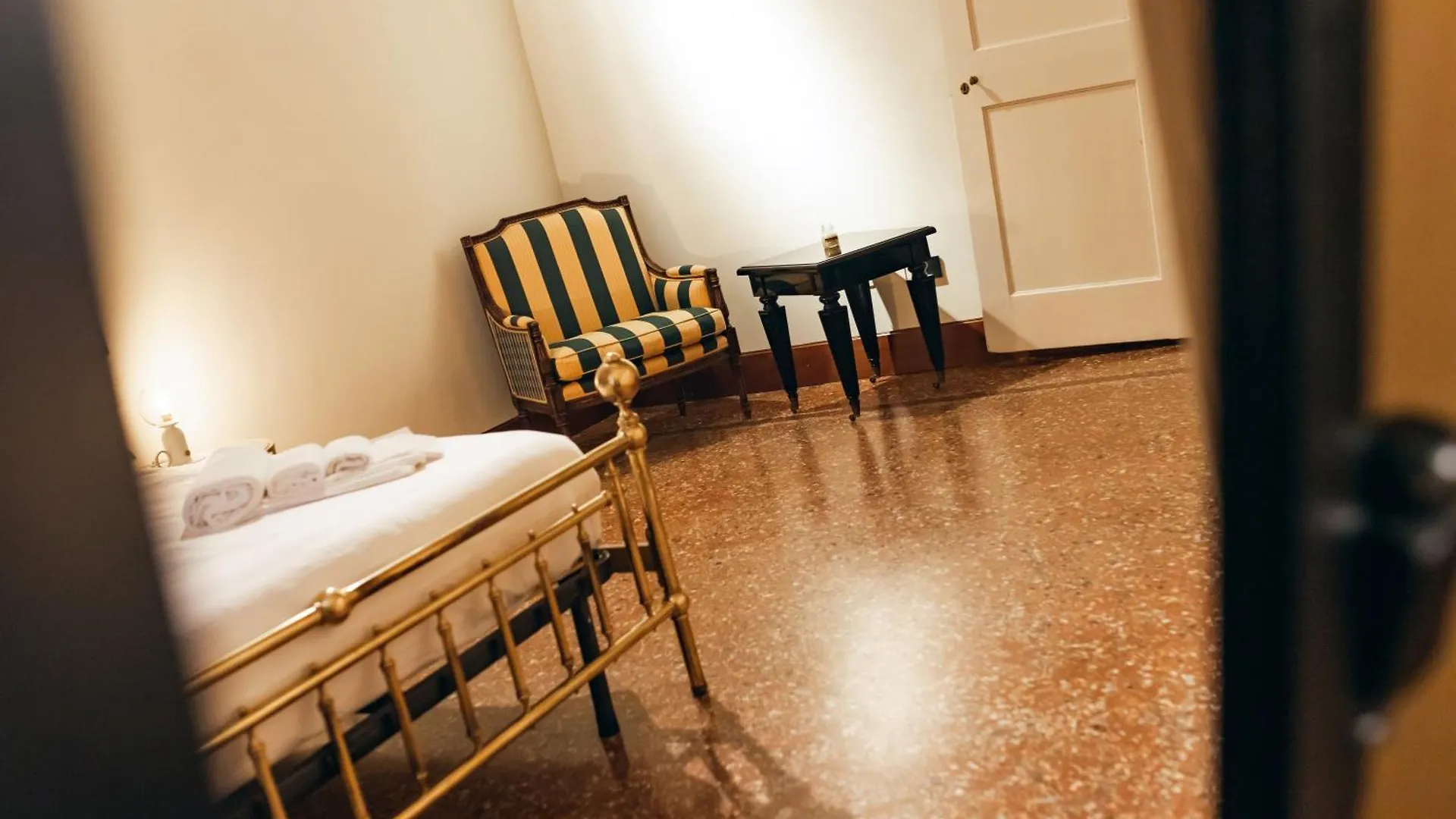 Apartament Private Parking Centro Storico: L'Affresco Bolonia