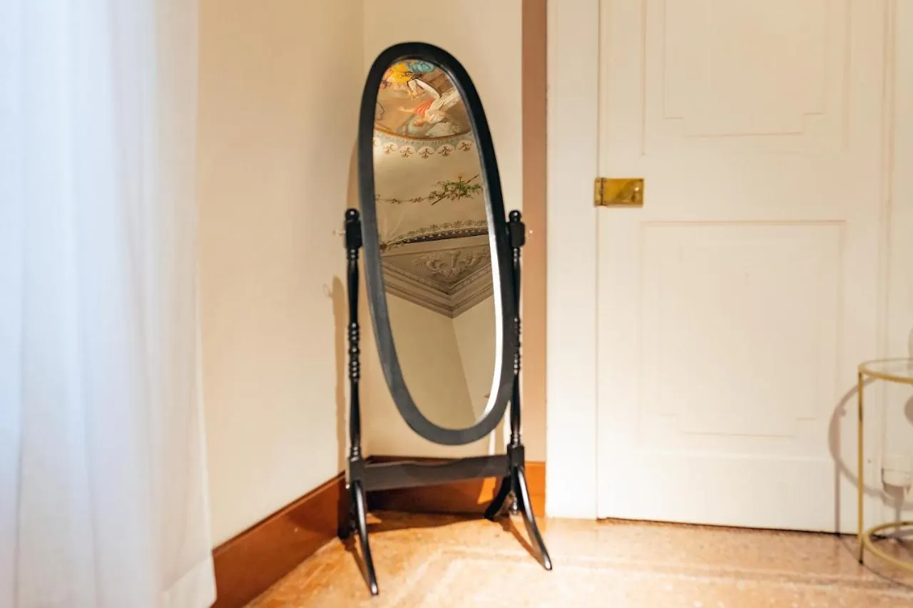 Apartament Private Parking Centro Storico: L'Affresco Bolonia