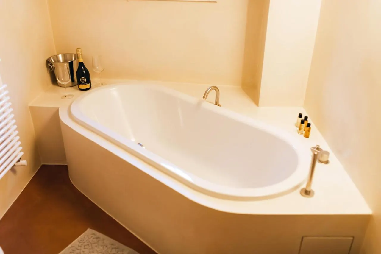 Apartament Private Parking Centro Storico: L'Affresco Bolonia Włochy